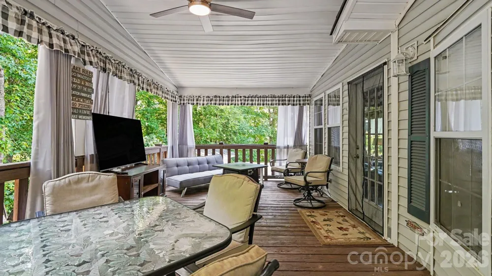113 Lake View Drive New London, NC 28127