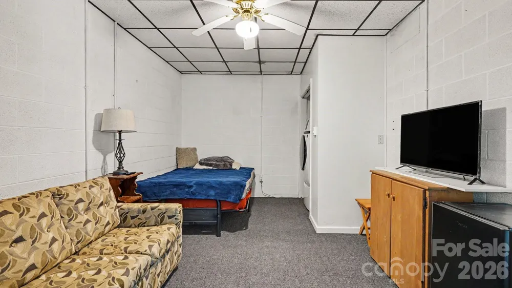 113 Lake View Drive New London, NC 28127