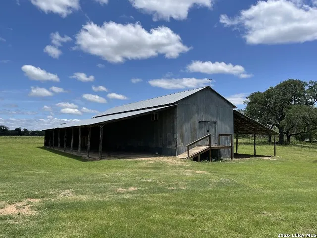 143 Coldwater Dr Center Point, TX 78010