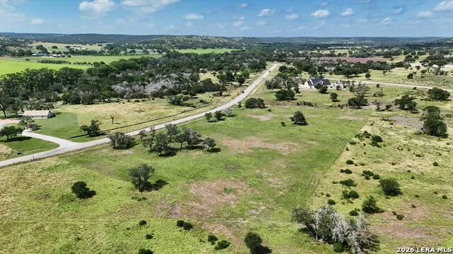 143 Coldwater Dr Center Point, TX 78010