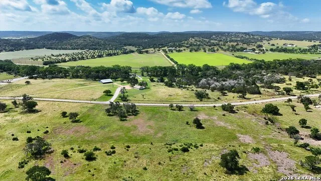 143 Coldwater Dr Center Point, TX 78010