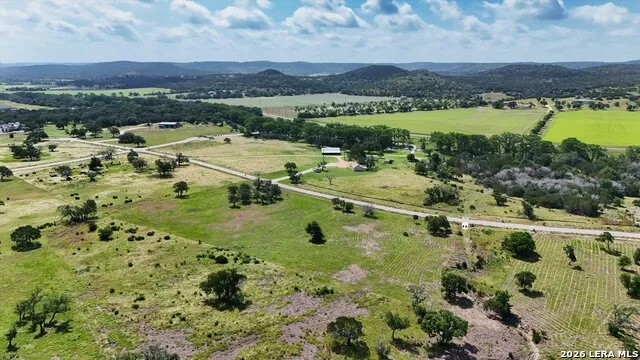 143 Coldwater Dr Center Point, TX 78010