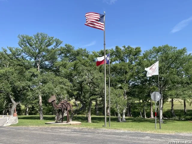 143 Coldwater Dr Center Point, TX 78010