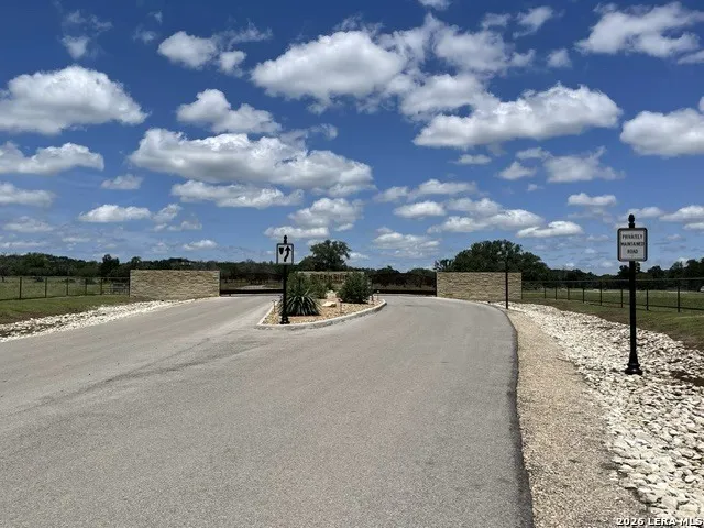 143 Coldwater Dr Center Point, TX 78010