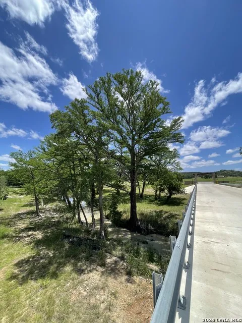 143 Coldwater Dr Center Point, TX 78010
