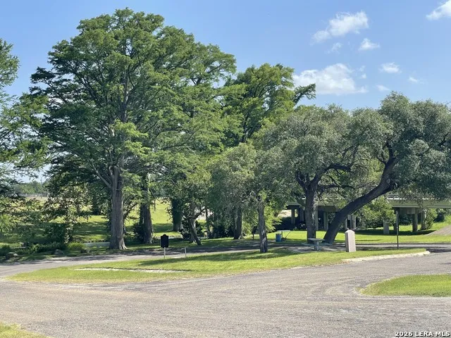 143 Coldwater Dr Center Point, TX 78010