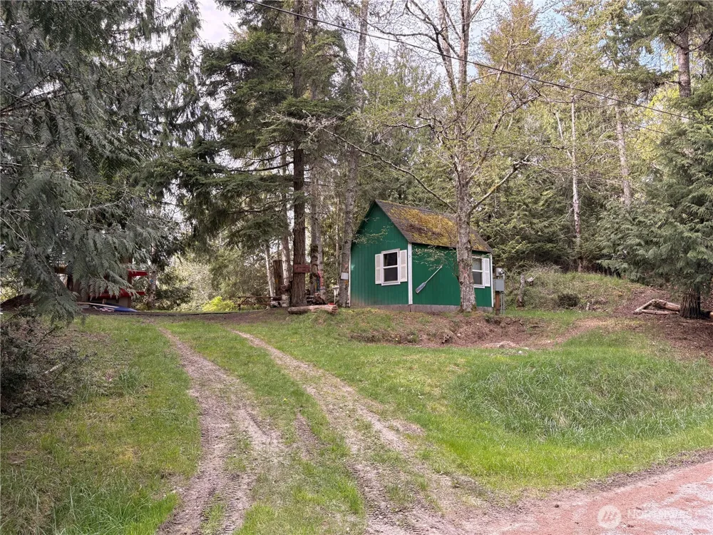 730 E Madrona Boulevard NW Lakebay, WA 98349