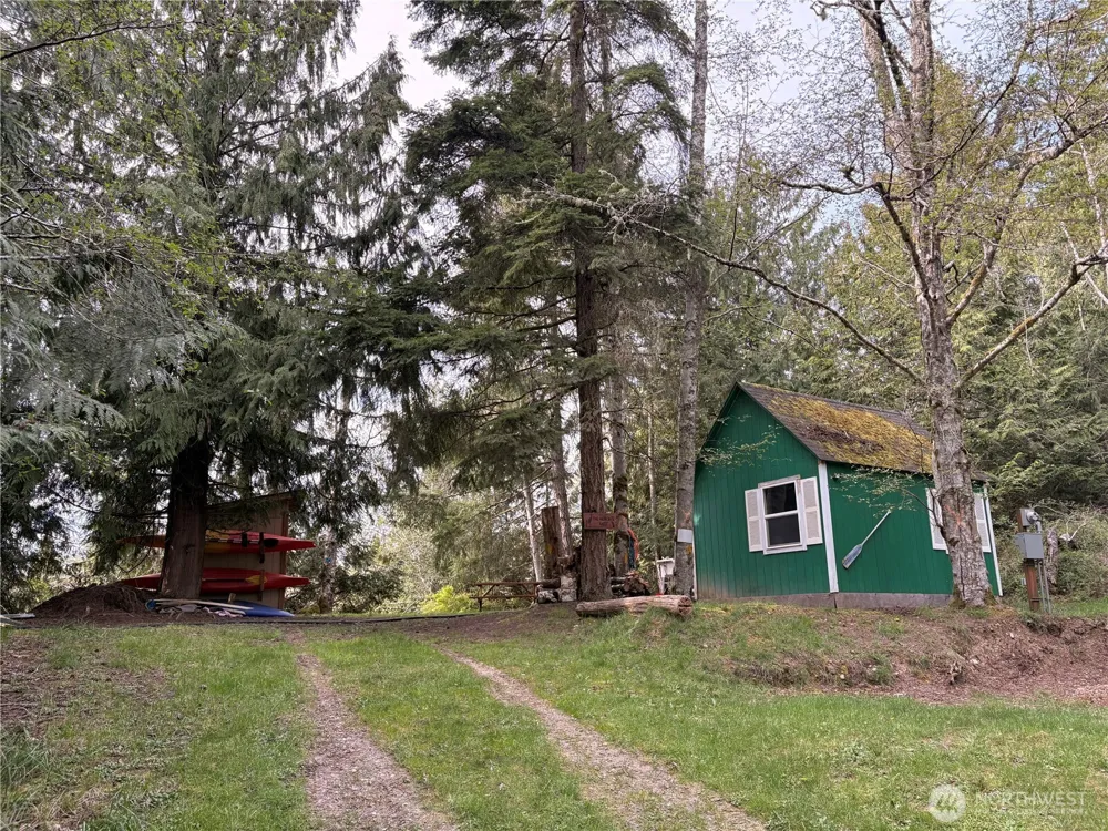 730 E Madrona Boulevard NW Lakebay, WA 98349