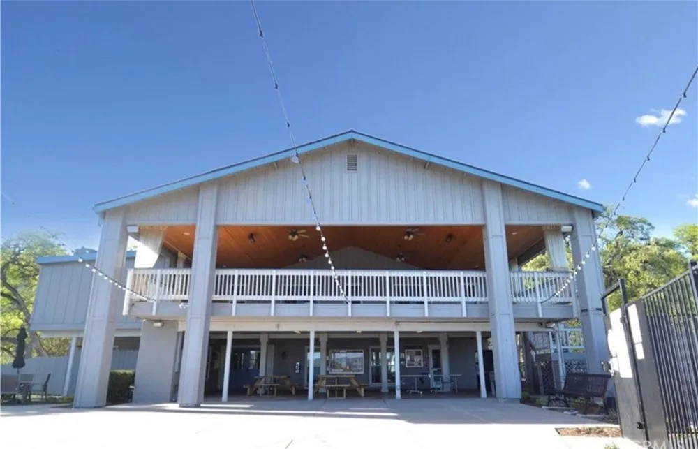 8209 Woody Point Bradley, CA 93426