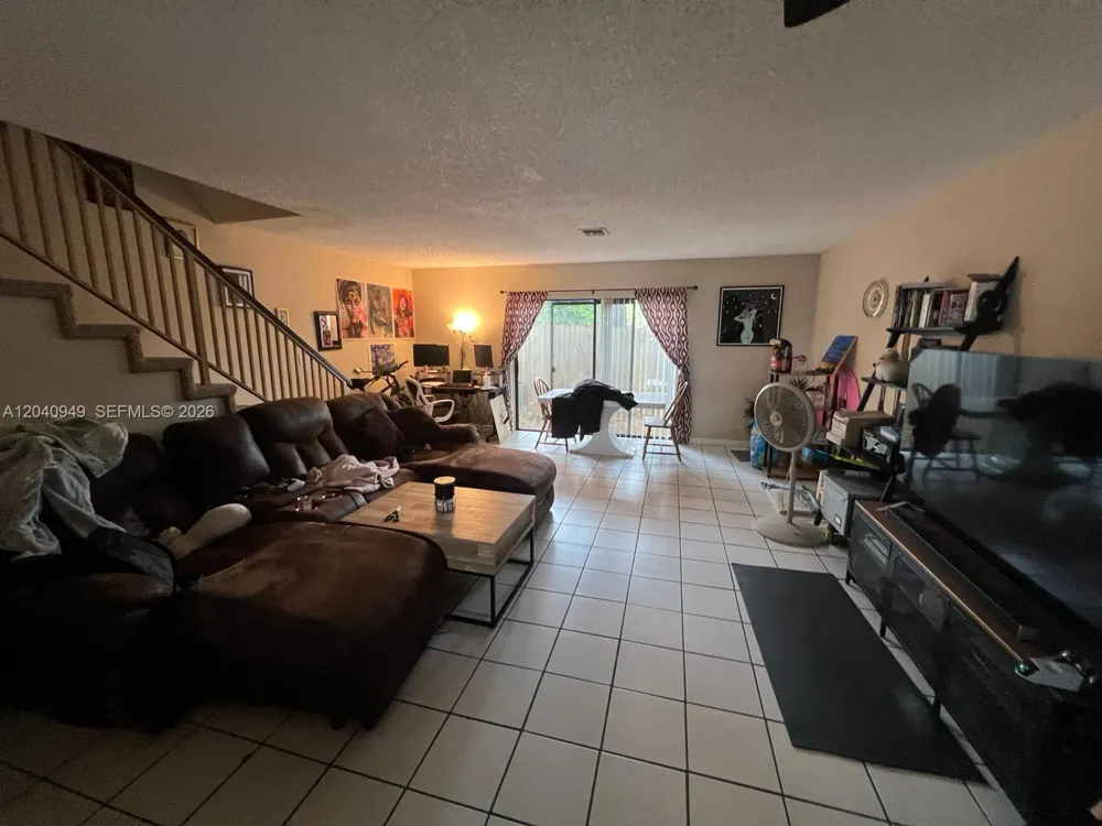 7983 NW 35th Ct #6 Coral Springs, FL 33065