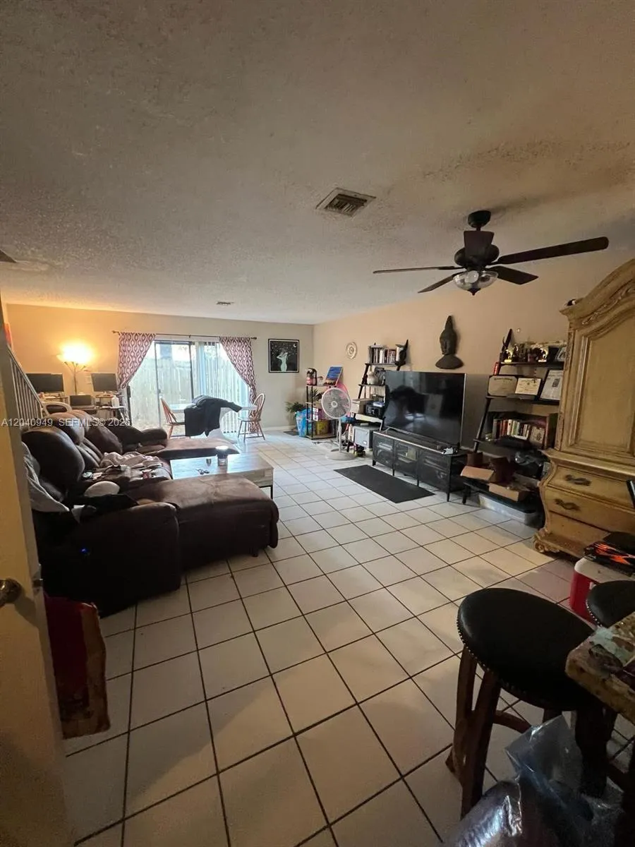 7983 NW 35th Ct #6 Coral Springs, FL 33065