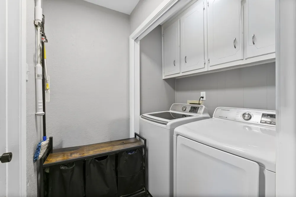 224 Crockett Hewitt, TX 76643