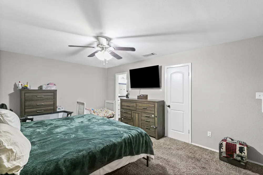 224 Crockett Hewitt, TX 76643