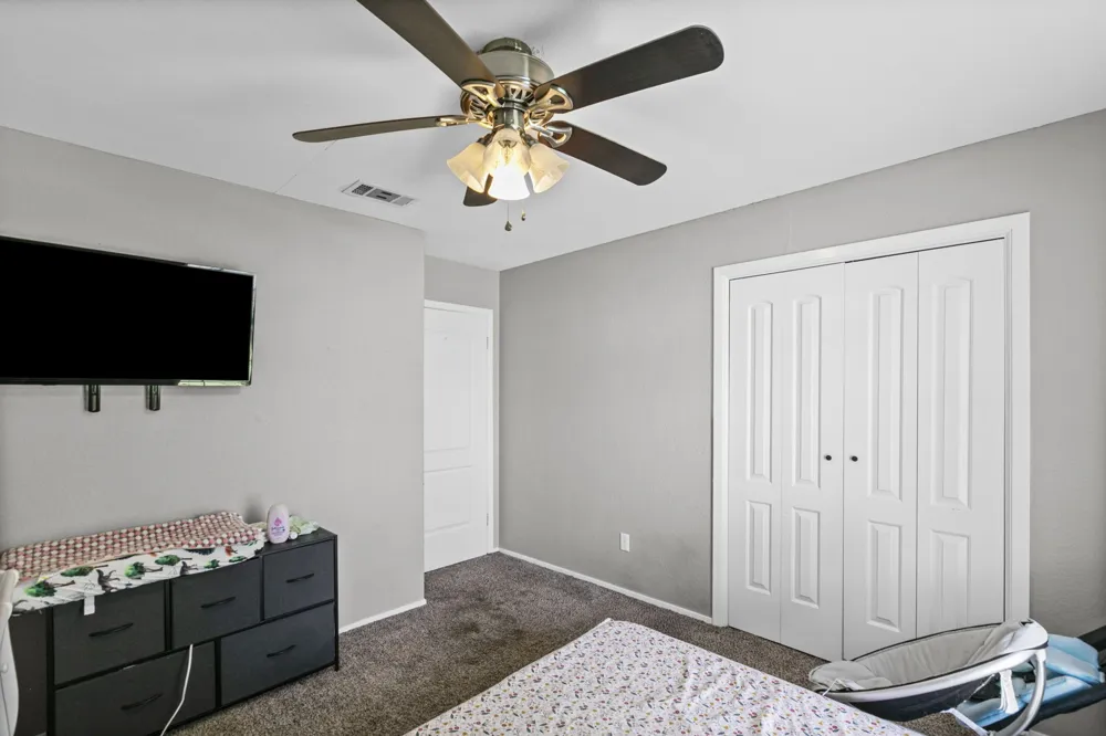 224 Crockett Hewitt, TX 76643