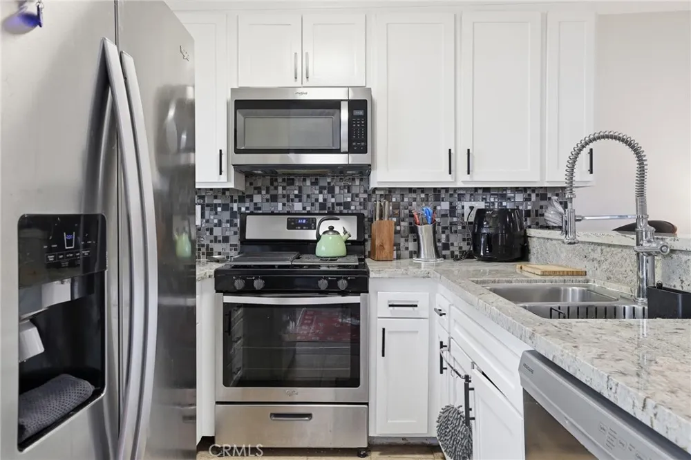 18530 Hatteras Street #337 Tarzana, CA 91356