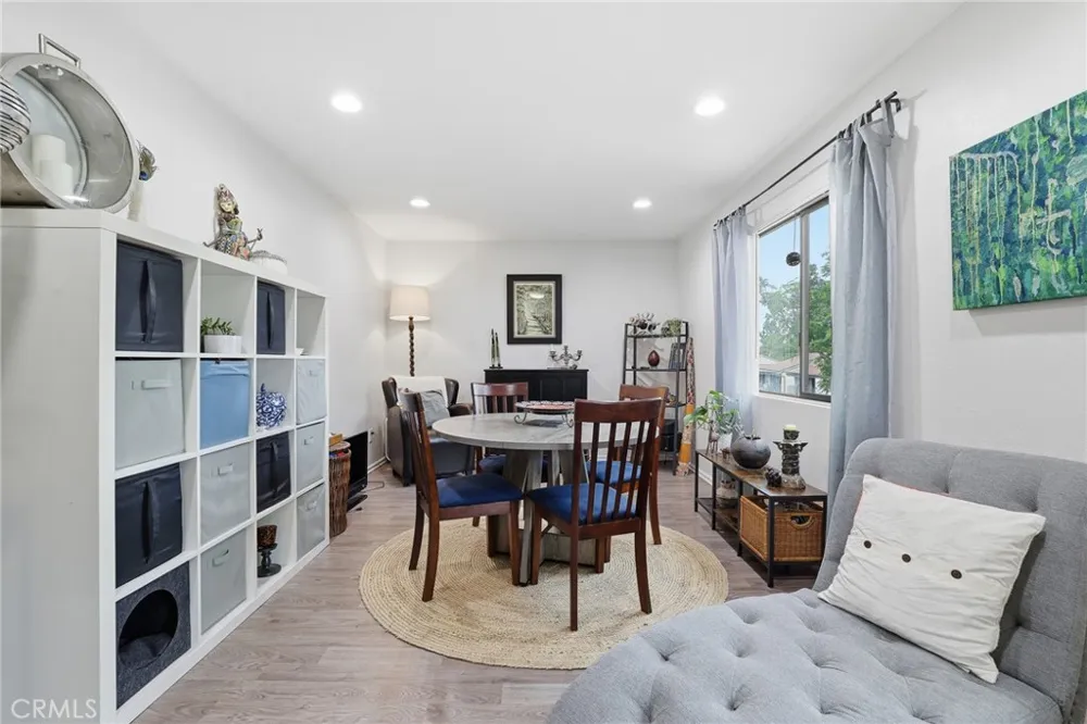 18530 Hatteras Street #337 Tarzana, CA 91356