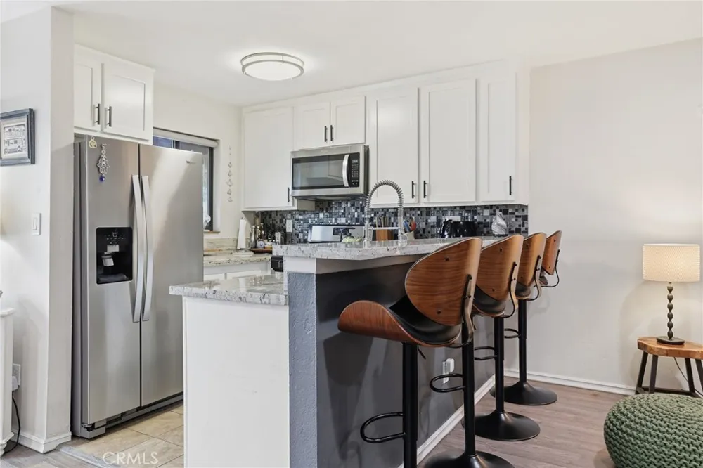 18530 Hatteras Street #337 Tarzana, CA 91356