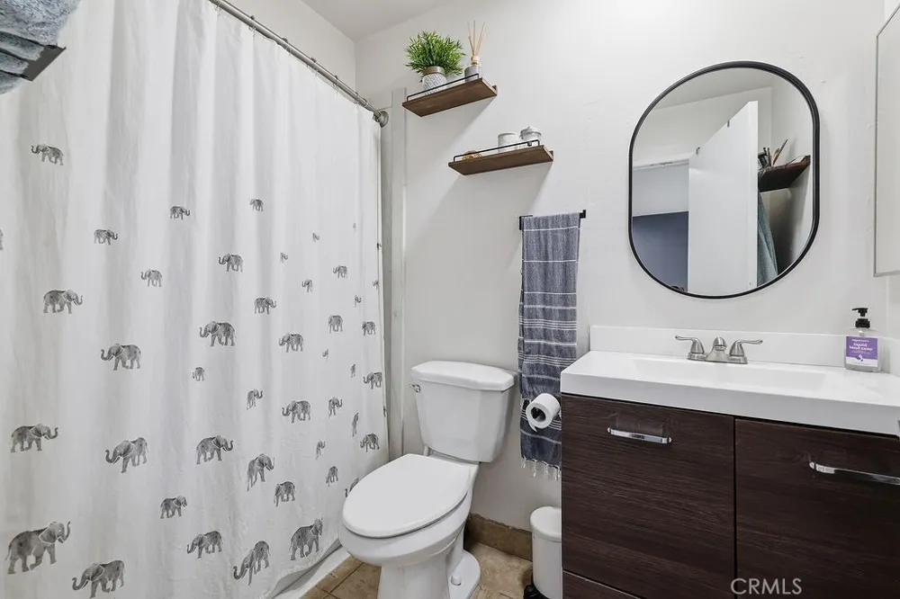 18530 Hatteras Street #337 Tarzana, CA 91356