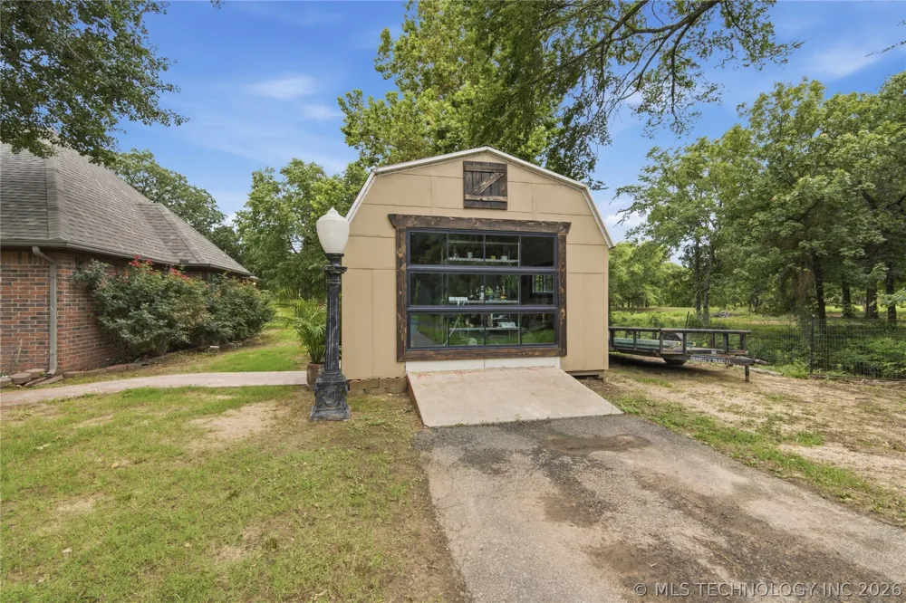 61 Hummingbird Lane Eufaula, OK 74432