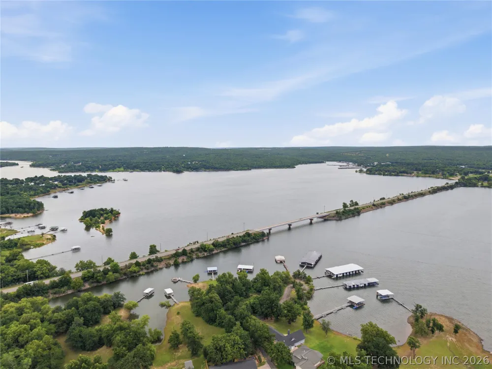 61 Hummingbird Lane Eufaula, OK 74432