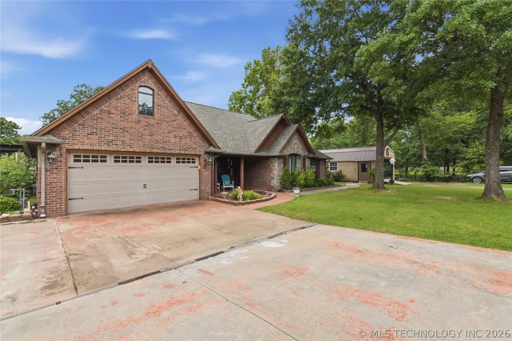 61 Hummingbird Lane Eufaula, OK 74432