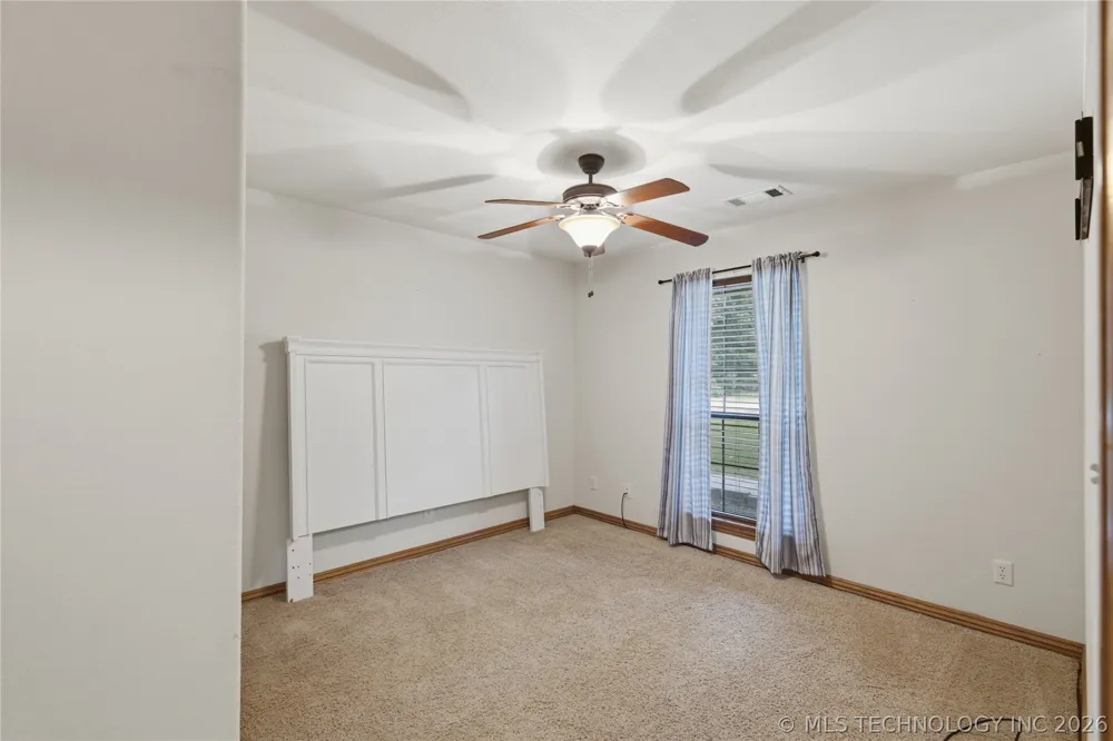 61 Hummingbird Lane Eufaula, OK 74432