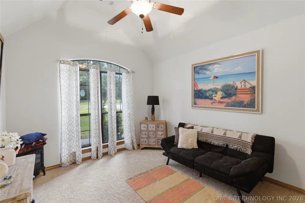 61 Hummingbird Lane Eufaula, OK 74432
