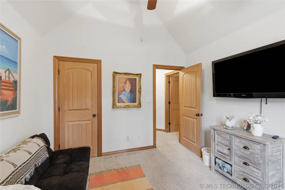 61 Hummingbird Lane Eufaula, OK 74432