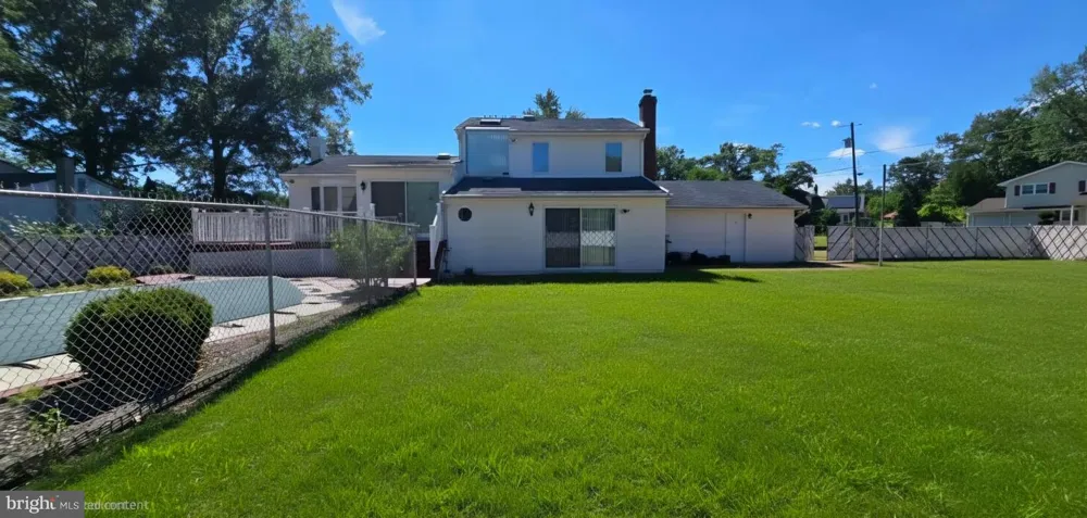 13 TUSCARORA CIRCLE Old Bridge, NJ 08857
