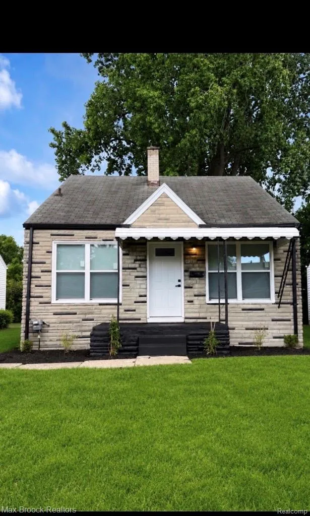 45 Pleasantview Drive Pontiac City, MI 48341