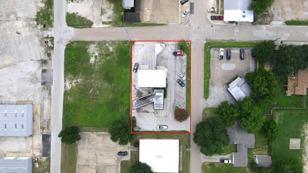 207 E Cottonwood Street Madisonville, TX 77864