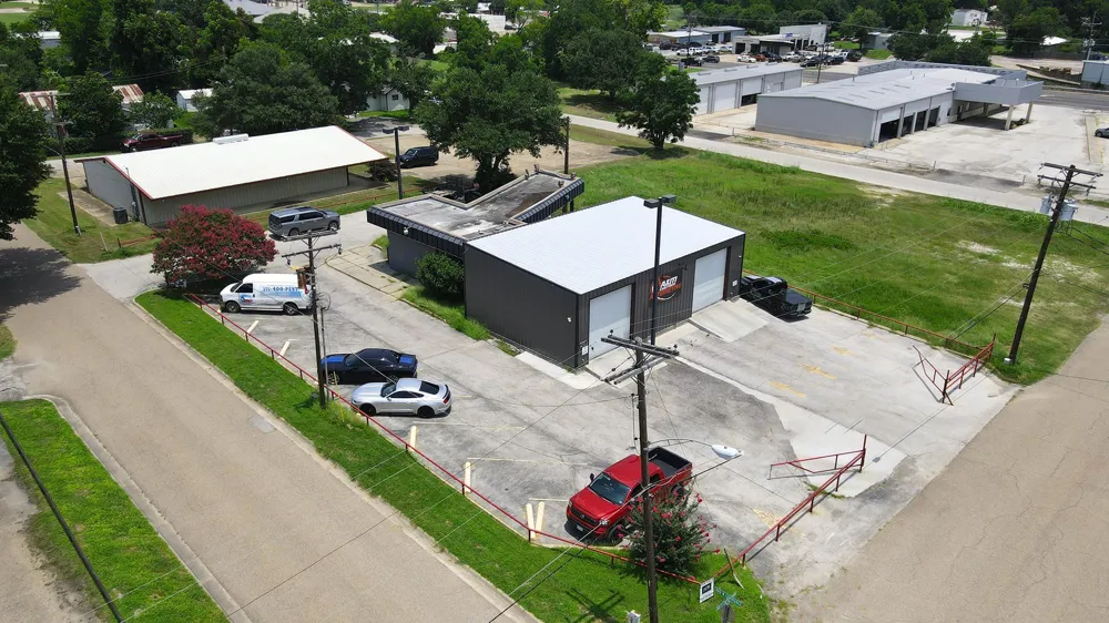 207 E Cottonwood Street Madisonville, TX 77864
