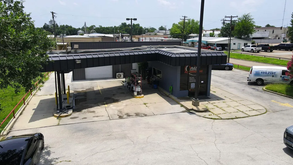 207 E Cottonwood Street Madisonville, TX 77864
