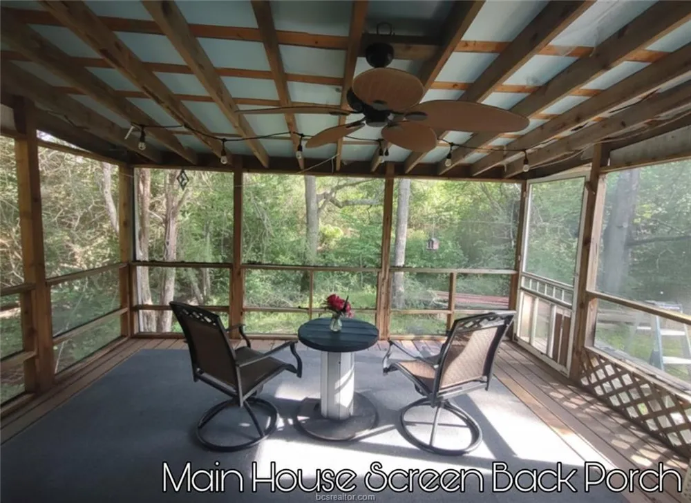 12863 Emu Lane North Zulch, TX 77872