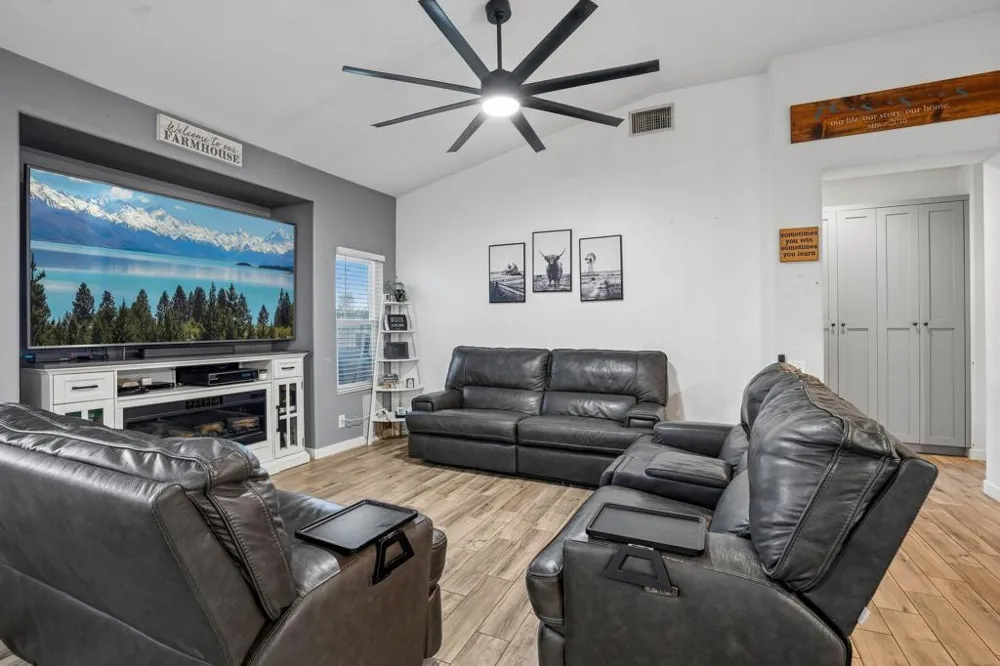 31422 Via Ventana Thousand Palms, CA 92276