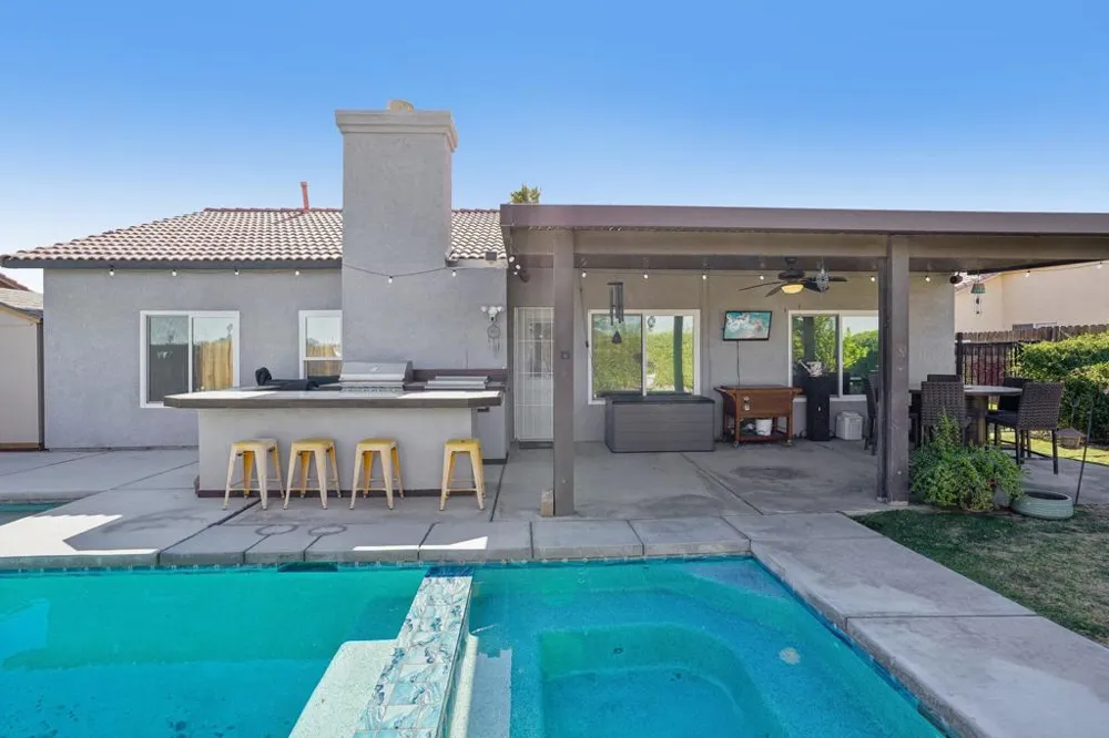31422 Via Ventana Thousand Palms, CA 92276