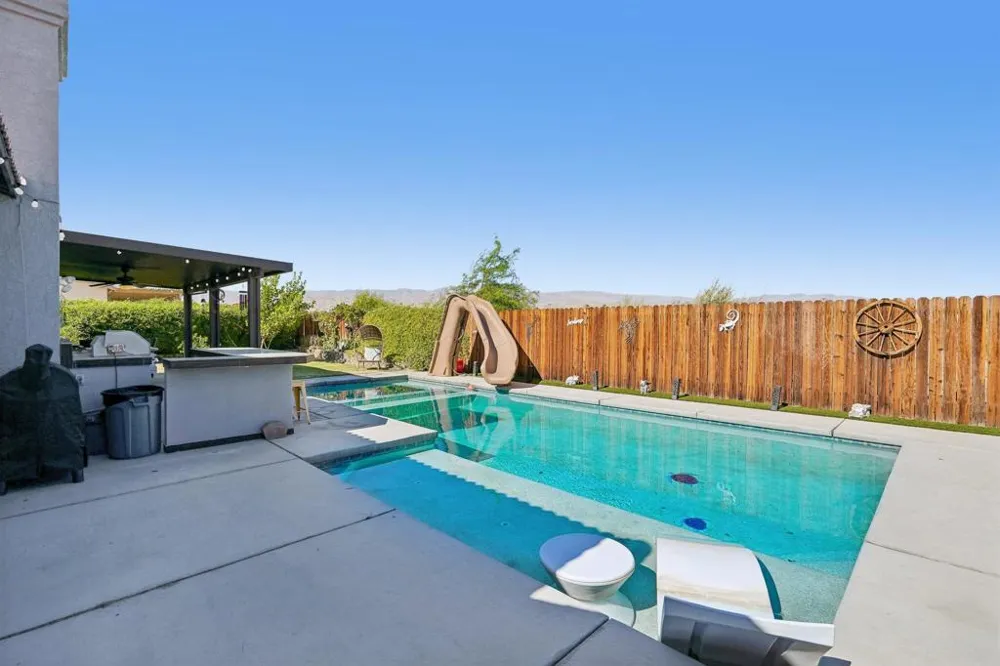 31422 Via Ventana Thousand Palms, CA 92276