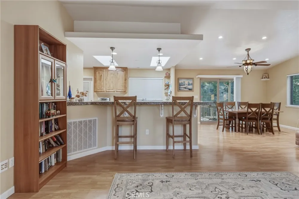 15800 Rainbow Cobb, CA 95426