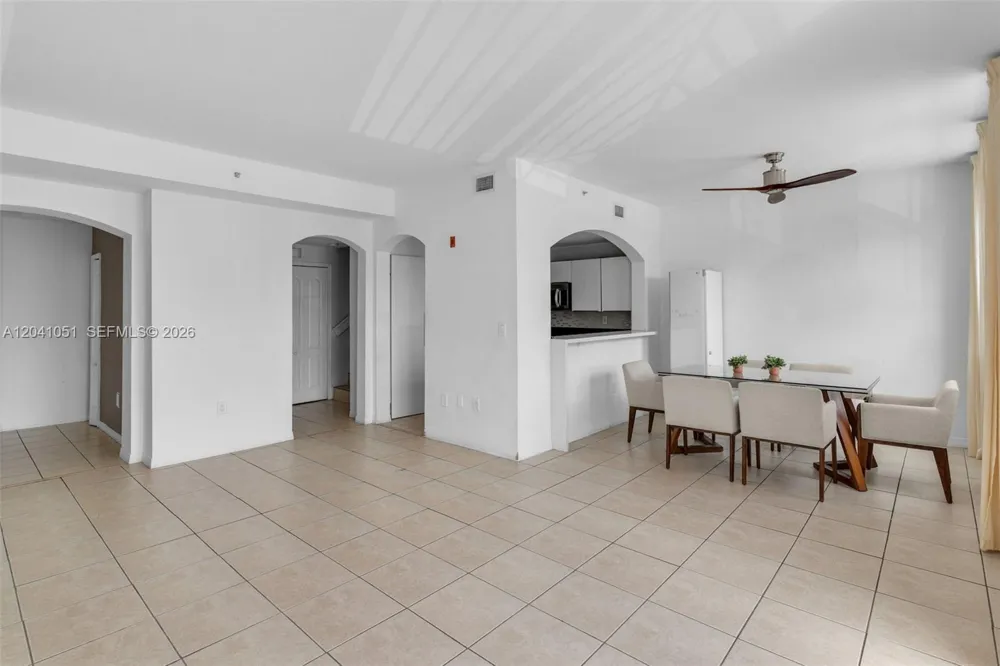 8826 W Flagler St #203 Miami, FL 33174