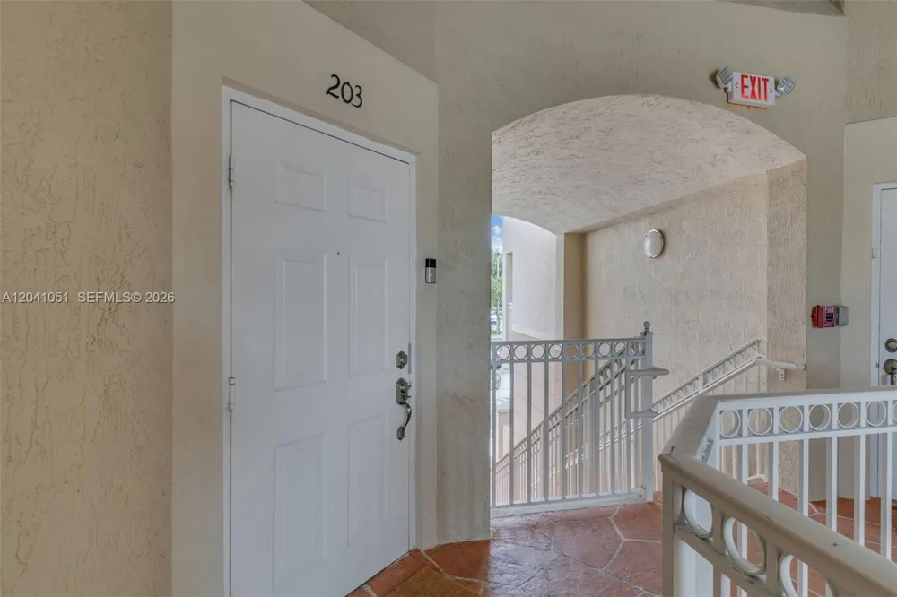 8826 W Flagler St #203 Miami, FL 33174