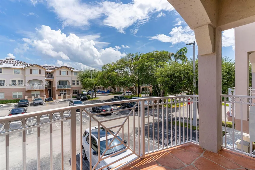 8826 W Flagler St #203 Miami, FL 33174