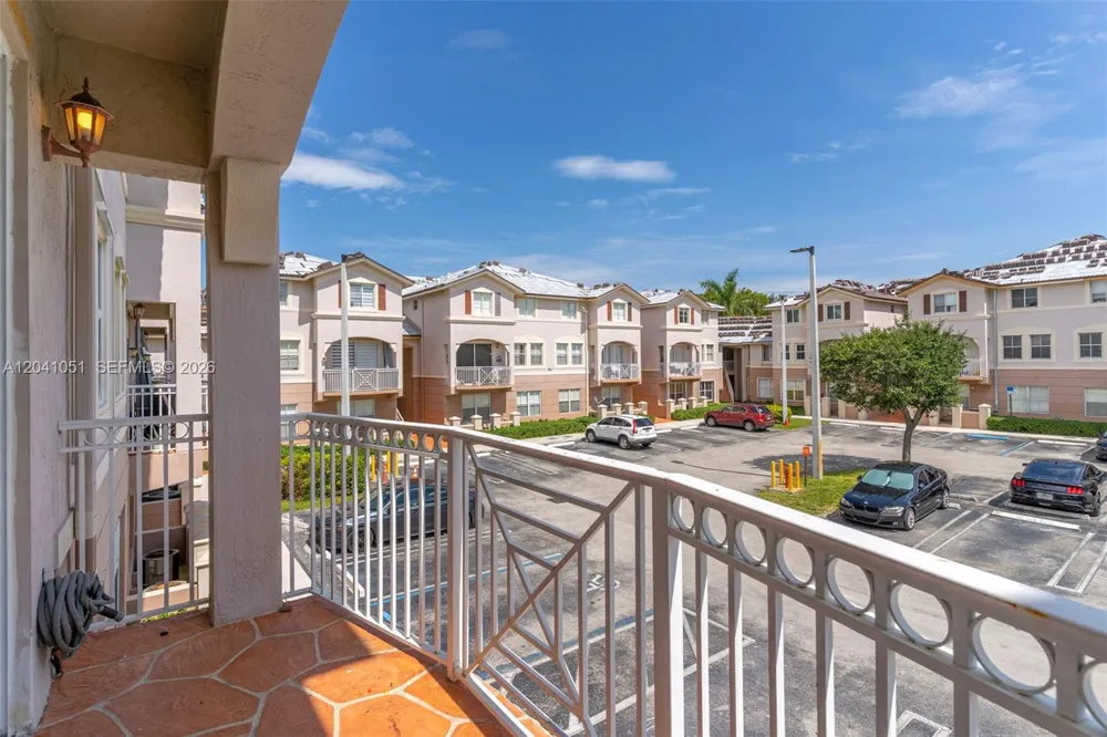 8826 W Flagler St #203 Miami, FL 33174