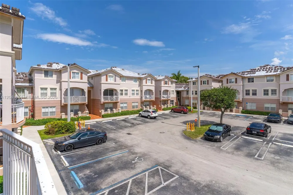 8826 W Flagler St #203 Miami, FL 33174