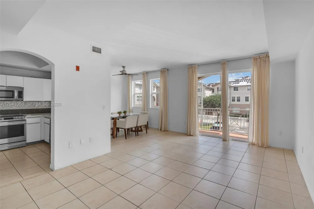 8826 W Flagler St #203 Miami, FL 33174