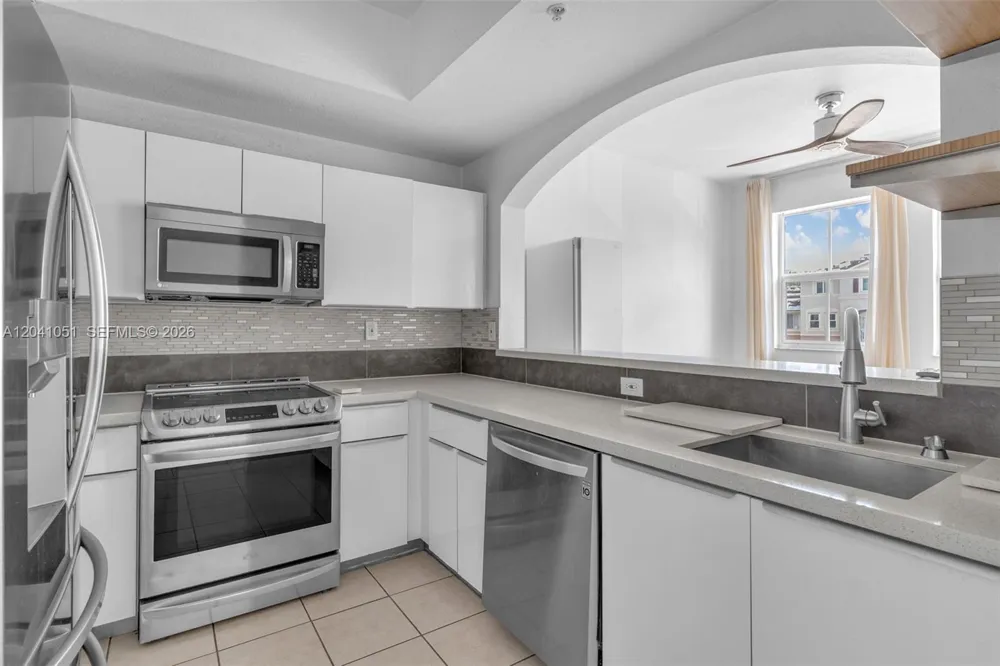 8826 W Flagler St #203 Miami, FL 33174