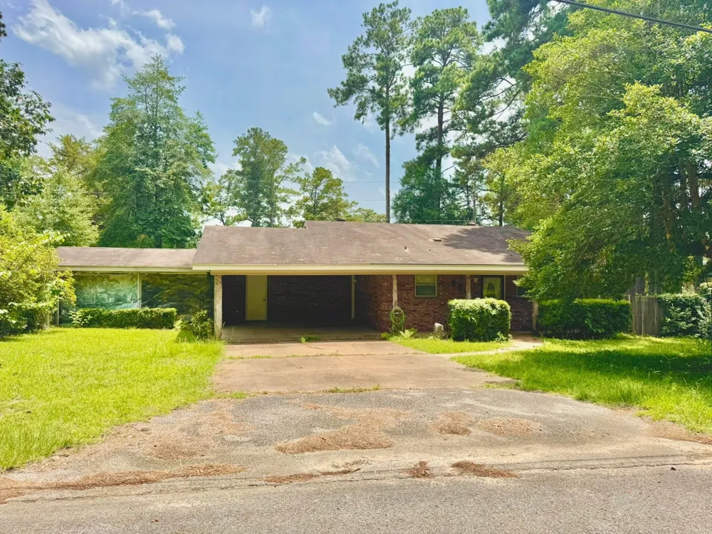 803 Pear Street Woodville, TX 75979