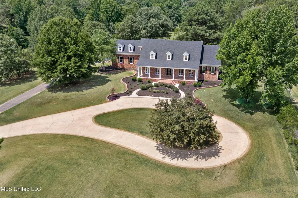 1594 Victoria Road Byhalia, MS 38611