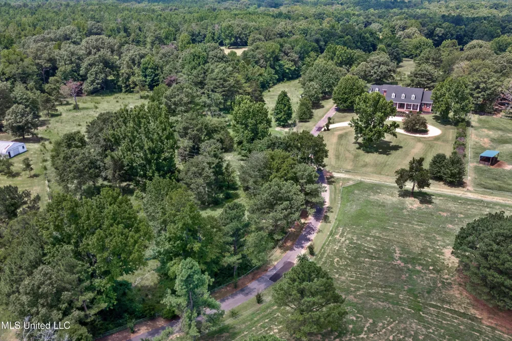 1594 Victoria Road Byhalia, MS 38611