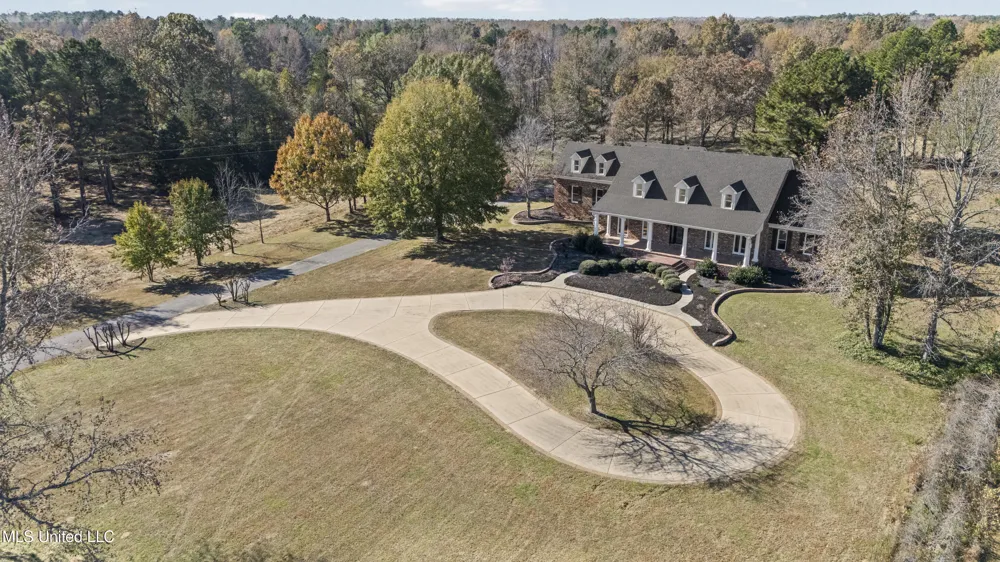 1594 Victoria Road Byhalia, MS 38611