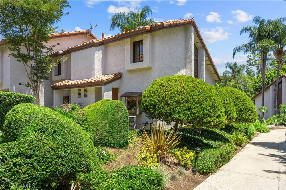 122 Kauai Placentia, CA 92870